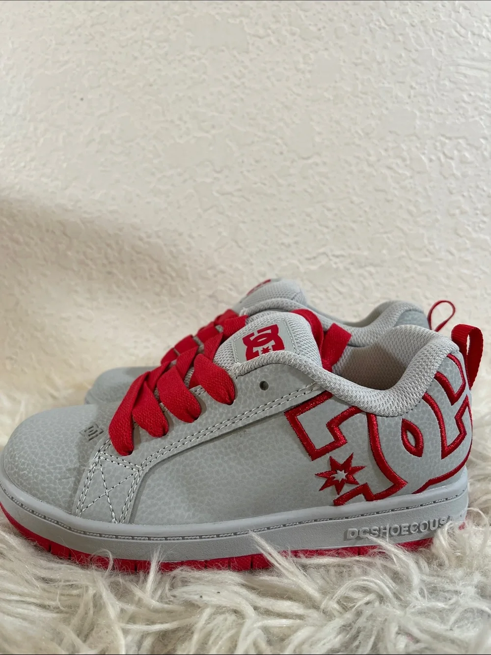 DC SHOE KIDS' COURT GRAFFIK SHOES GREY & RED SIZE 2 NEW - Picture 7 of 14